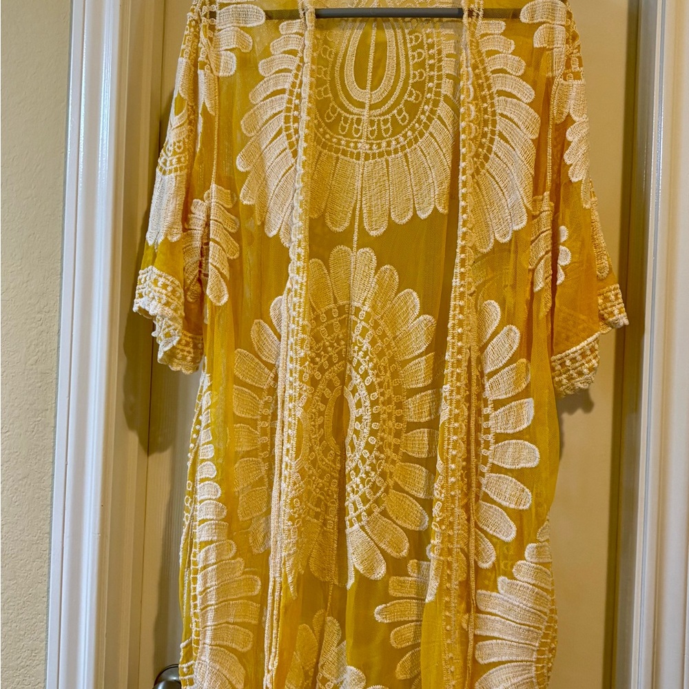 Siren Lily Yellow and White Lace Kimono (never worn)